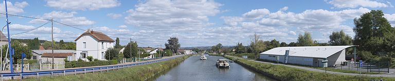 Echelle d'écluses depuis le pont sur l'écluse 01. © Thierry Kuntz / Région Bourgogne-Franche-Comté, Inventaire du patrimoine - 2012