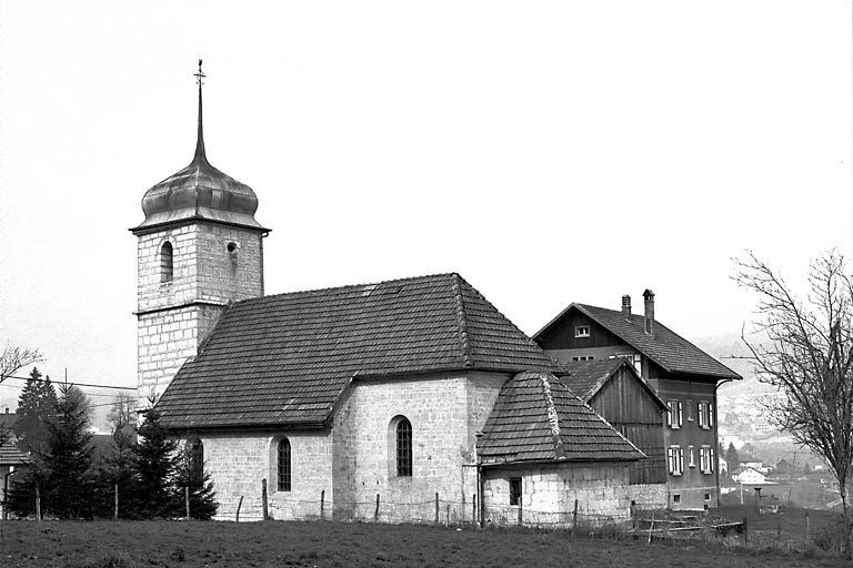 Face latérale droite vue depuis le sud-est. © Yves Sancey / Région Bourgogne-Franche-Comté, Inventaire du patrimoine - 1975