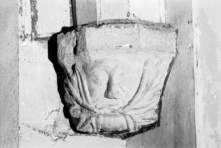 Culot (tête). © Yves Sancey / Région Bourgogne-Franche-Comté, Inventaire du patrimoine - 1975