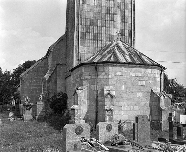 Porche : côté ouest. © Dominique Humbert / Région Bourgogne-Franche-Comté, Inventaire du patrimoine - 1976