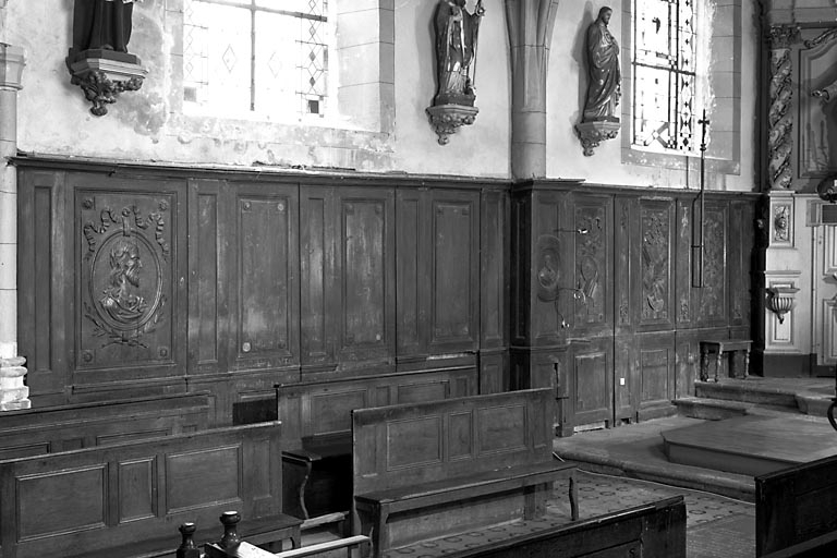 Vue d'ensemble des lambris du côté gauche du choeur. © Yves Sancey / Région Bourgogne-Franche-Comté, Inventaire du patrimoine - 1976