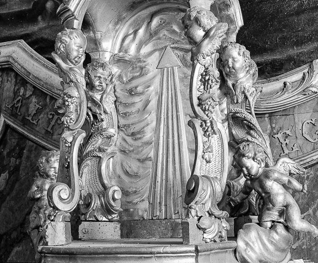 Détail du tabernacle du maître-autel. © Yves Sancey / Région Bourgogne-Franche-Comté, Inventaire du patrimoine - 1976