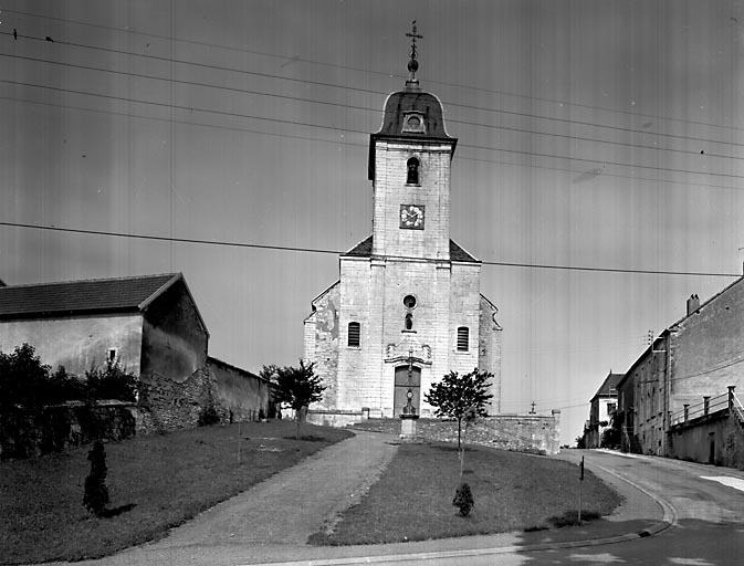 Façade antérieure. © Yves Sancey / Région Bourgogne-Franche-Comté, Inventaire du patrimoine - 1977