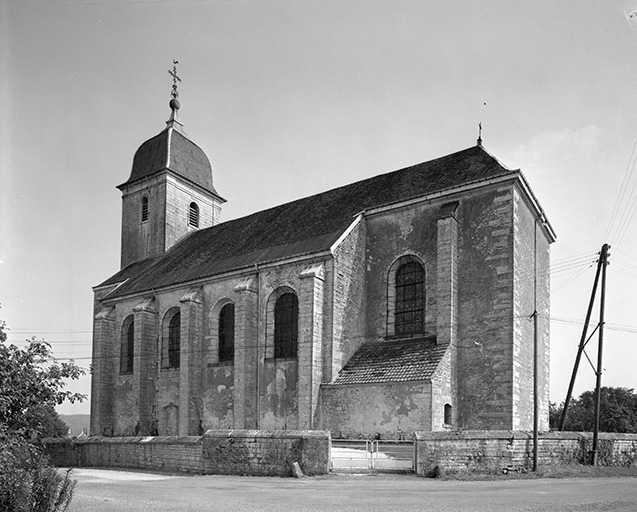 Façade latérale droite. © Yves Sancey / Région Bourgogne-Franche-Comté, Inventaire du patrimoine - 1977