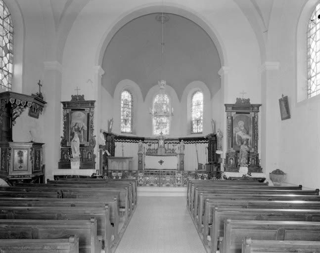 Intérieur : nef et choeur. © Yves Sancey / Région Bourgogne-Franche-Comté, Inventaire du patrimoine - 1978