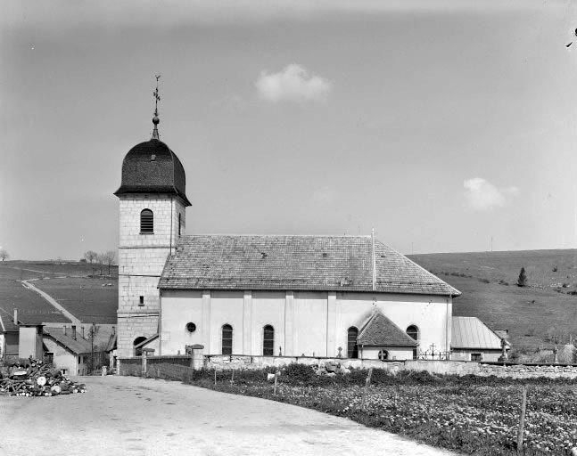 Extérieur : façade latérale droite. © Yves Sancey / Région Bourgogne-Franche-Comté, Inventaire du patrimoine - 1978