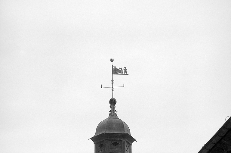 La girouette du clocheton de la tréfilerie en 1980. © Jack Dumont / Région Bourgogne-Franche-Comté, Inventaire du patrimoine - 1980