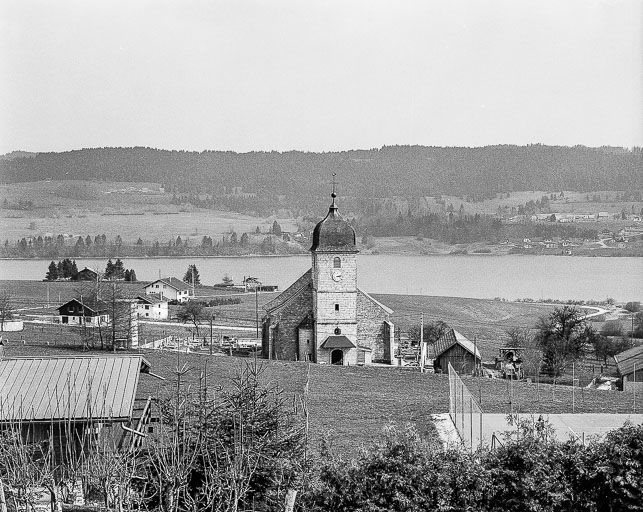 Vue sur la façade occidentale. © Yves Sancey / Région Bourgogne-Franche-Comté, Inventaire du patrimoine - 1981