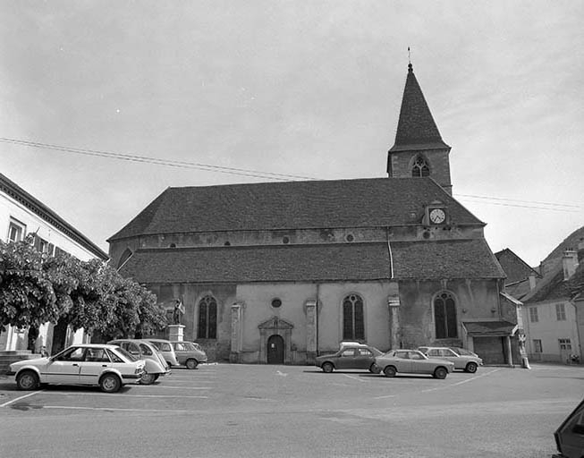 Extérieur : face latérale gauche. © Yves Sancey / Région Bourgogne-Franche-Comté, Inventaire du patrimoine - 1981