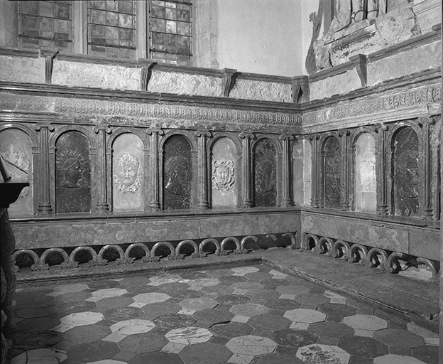 Façades sud et ouest de la chapelle. © Yves Sancey / Région Bourgogne-Franche-Comté, Inventaire du patrimoine - 1982