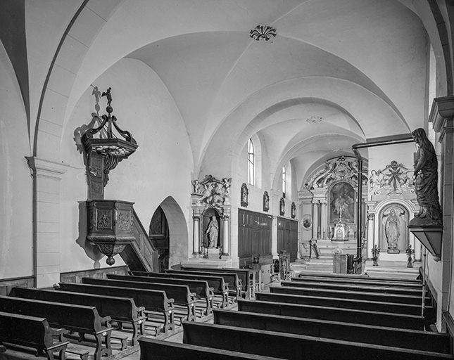 Intérieur : nef et choeur. © Yves Sancey / Région Bourgogne-Franche-Comté, Inventaire du patrimoine - 1982