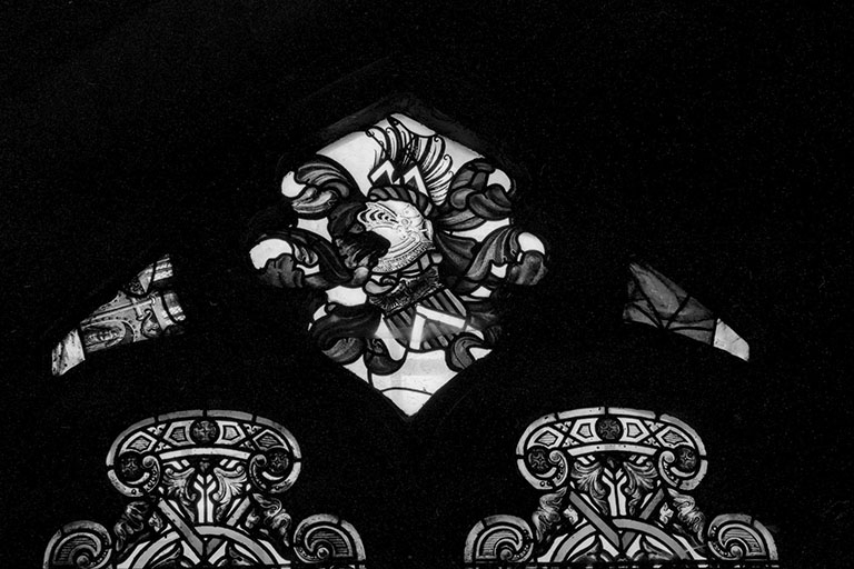 Tympan avec les armoiries de la famille de Vandenesse. © Jean-Luc Ligier / Région Bourgogne-Franche-Comté, Inventaire du patrimoine - 1982