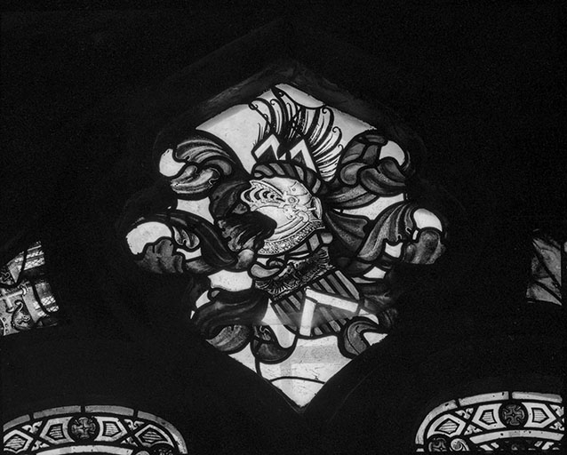 Tympan avec les armoiries de la famille de Vandenesse. © Jean-Luc Ligier / Région Bourgogne-Franche-Comté, Inventaire du patrimoine - 1982