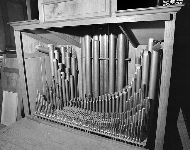 Vue d'ensemble de la tuyauterie du positif. © Yves Sancey / Région Bourgogne-Franche-Comté, Inventaire du patrimoine - 1985