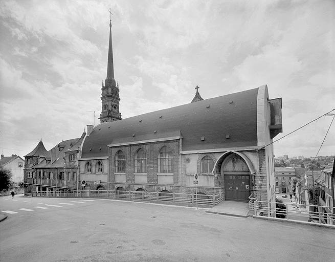 Vue d'ensemble du gymnase. © Jérôme Mongreville / Région Bourgogne-Franche-Comté, Inventaire du patrimoine - 1988