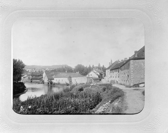 Usine et logements ouvriers depuis l'ouest, à la fin du 19e siècle. © Yves  Sancey (reproduction), De Jongh Frères / Région Bourgogne-Franche-Comté, Inventaire du patrimoine - 1988