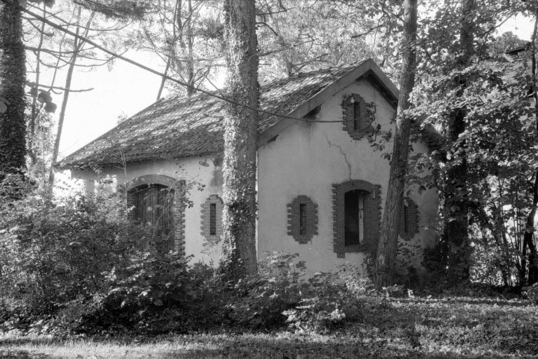 Bâtiment d'eau. © Laurent Poupard / Région Bourgogne-Franche-Comté, Inventaire du patrimoine - 1988