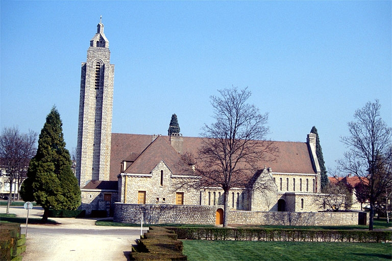 Façade latérale droite. © Laurent Poupard / Région Bourgogne-Franche-Comté, Inventaire du patrimoine - 1989