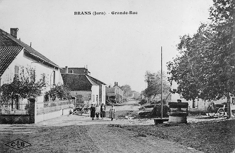 Brans (Jura). - Grande Rue. © Jérôme  Mongreville (reproduction) / Région Bourgogne-Franche-Comté, Inventaire du patrimoine - 1989