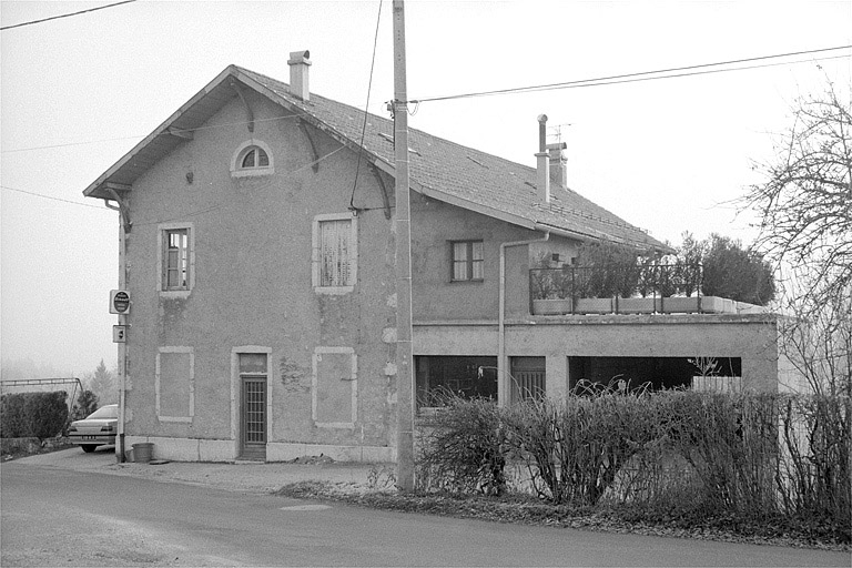 Façade antérieure. © Laurent Poupard / Région Bourgogne-Franche-Comté, Inventaire du patrimoine - 1991