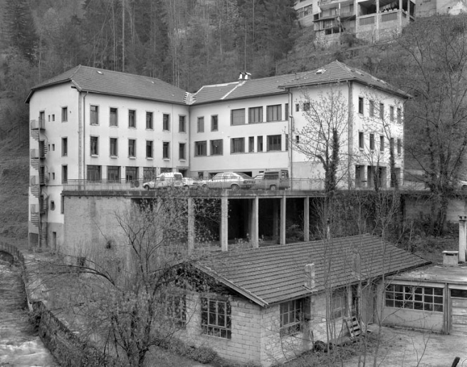 Ateliers de fabrication depuis l'ouest. © Jérôme Mongreville / Région Bourgogne-Franche-Comté, Inventaire du patrimoine - 1992