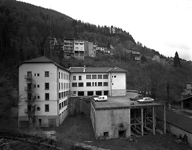 Ateliers de fabrication et séchoir à ébauchons. © Jérôme Mongreville / Région Bourgogne-Franche-Comté, Inventaire du patrimoine - 1992