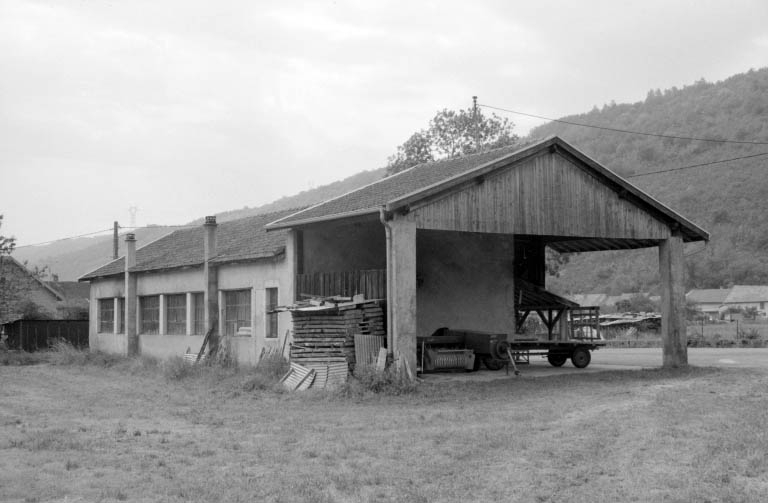 Façades postérieure et latérale gauche. © Laurent Poupard / Région Bourgogne-Franche-Comté, Inventaire du patrimoine - 1992