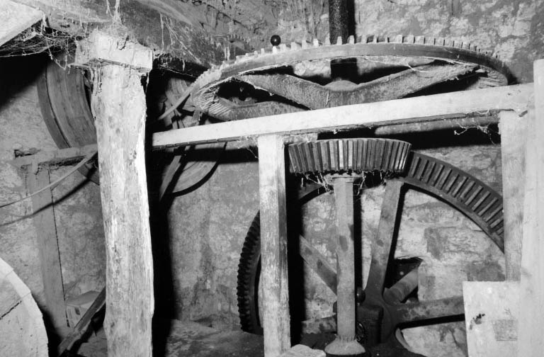 Transmission de la roue en dessus. © Laurent Poupard / Région Bourgogne-Franche-Comté, Inventaire du patrimoine - 1992
