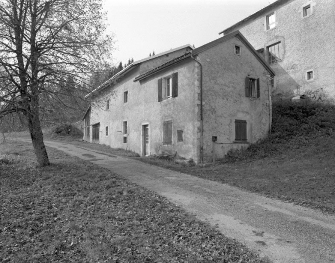 Façade postérieure et face gauche. © Jérôme Mongreville / Région Bourgogne-Franche-Comté, Inventaire du patrimoine - 1994
