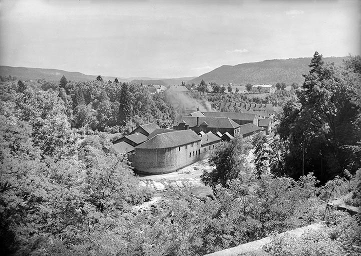 Vue d'ensemble depuis le nord-ouest. © Jérôme  Mongreville (reproduction) / Région Bourgogne-Franche-Comté, Inventaire du patrimoine - 1996