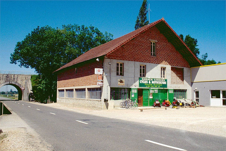 Entrepôt industriel. © Jérôme Mongreville / Région Bourgogne-Franche-Comté, Inventaire du patrimoine - 1996