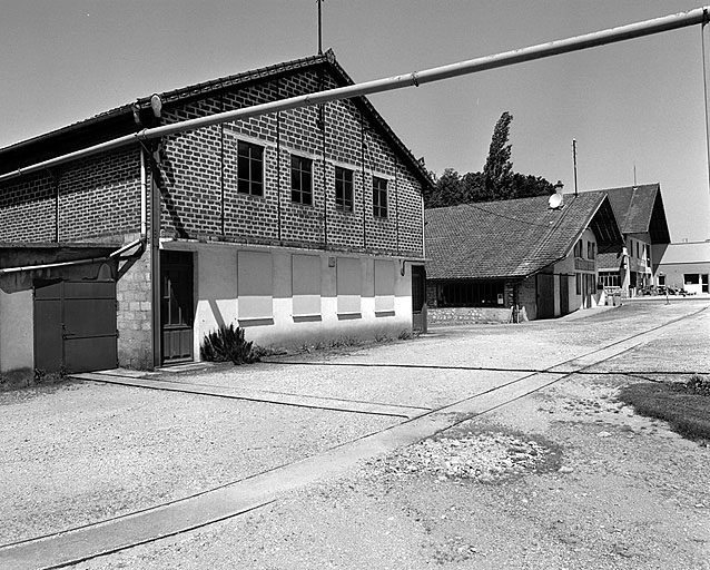 Vue d'ensemble depuis le sud-est. © Jérôme Mongreville / Région Bourgogne-Franche-Comté, Inventaire du patrimoine - 1996