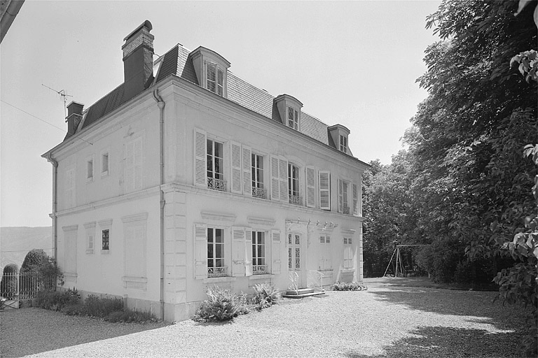 Vue d'ensemble de la demeure. © Jérôme Mongreville / Région Bourgogne-Franche-Comté, Inventaire du patrimoine - 1997