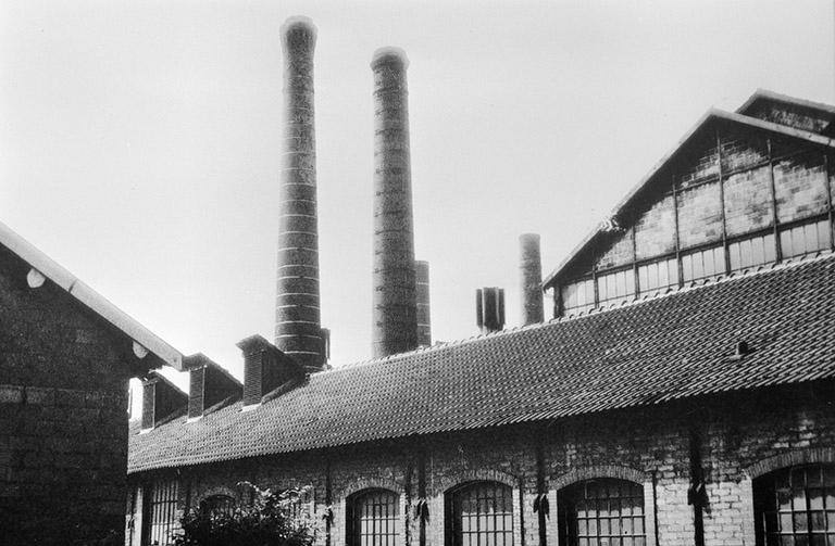 Façade postérieure du bâtiment des compresseurs. © Jérôme  Mongreville (reproduction) / Région Bourgogne-Franche-Comté, Inventaire du patrimoine - 1997