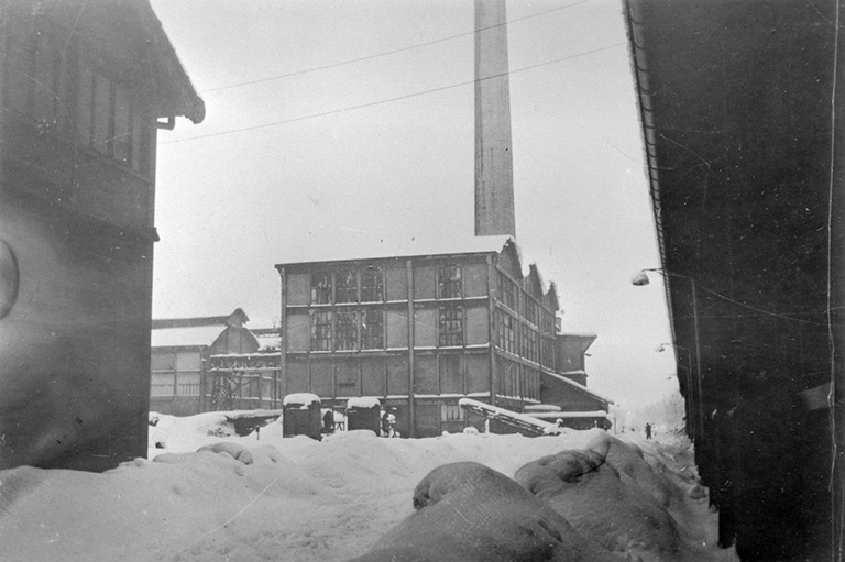 La centrale thermique depuis le sud-est. © Jérôme  Mongreville (reproduction) / Région Bourgogne-Franche-Comté, Inventaire du patrimoine - 1997