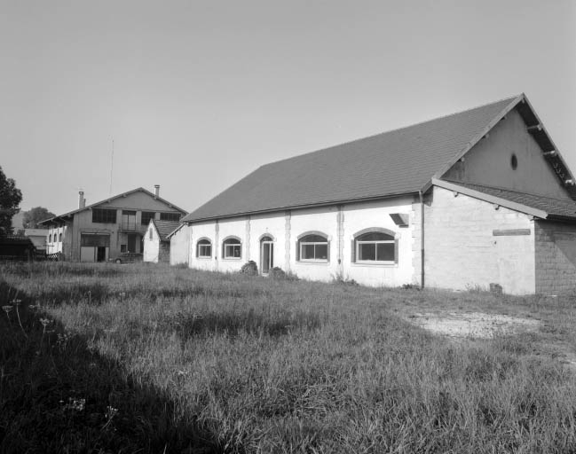 Façade postérieure de l'atelier de fabrication. © Yves Sancey / Région Bourgogne-Franche-Comté, Inventaire du patrimoine - 1997