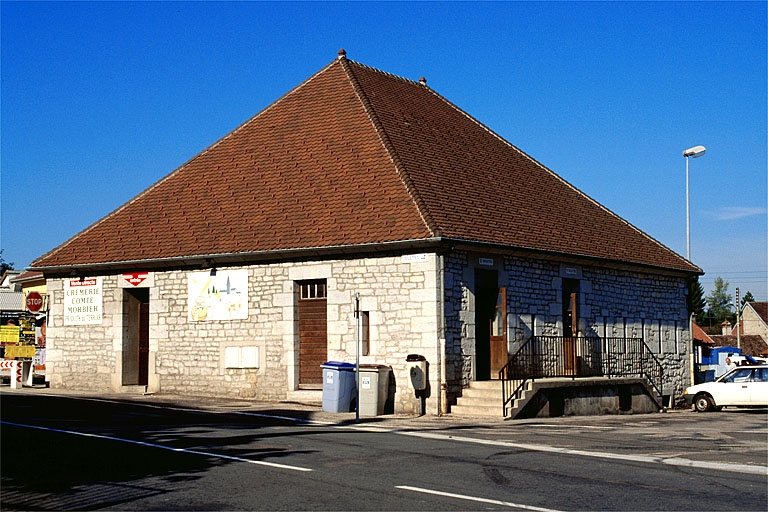 Vue d'ensemble depuis l'est. © Yves Sancey / Région Bourgogne-Franche-Comté, Inventaire du patrimoine - 1997