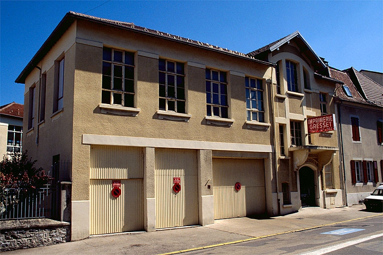 Façade antérieure de trois quarts gauche. © Yves Sancey / Région Bourgogne-Franche-Comté, Inventaire du patrimoine - 1997