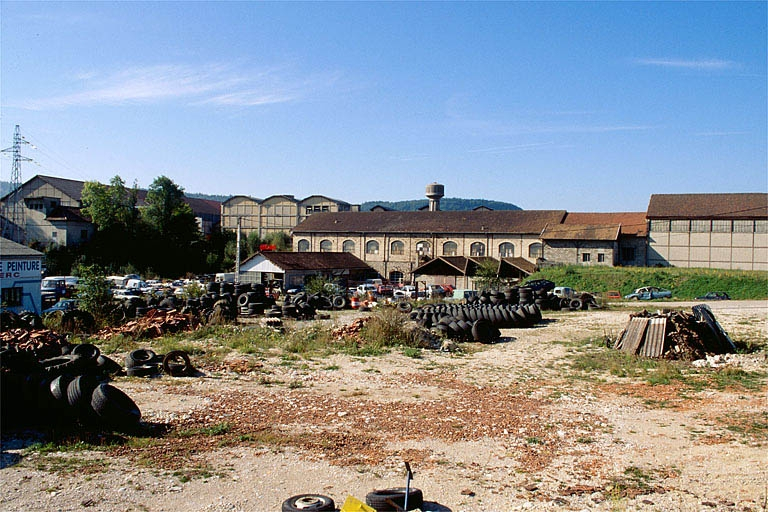 Vue d'ensemble depuis l'est. © Yves Sancey / Région Bourgogne-Franche-Comté, Inventaire du patrimoine - 1997