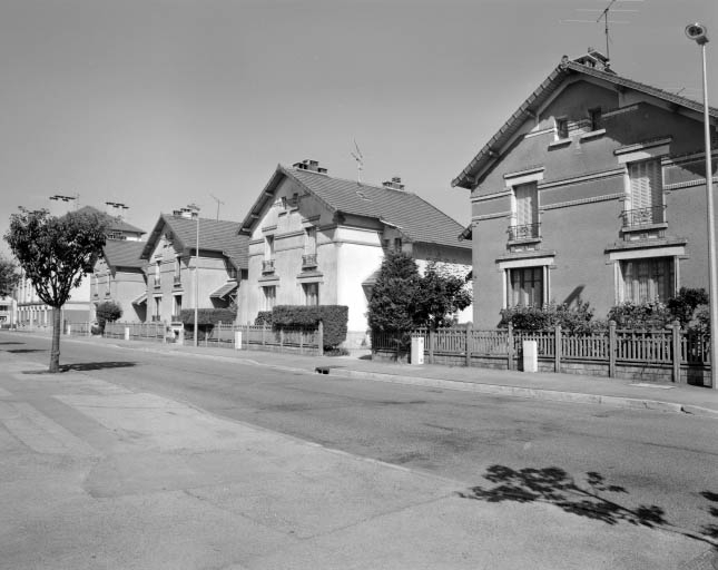 Cité ouvrière : logements doubles rue de la Liberté. © Yves Sancey / Région Bourgogne-Franche-Comté, Inventaire du patrimoine - 1997