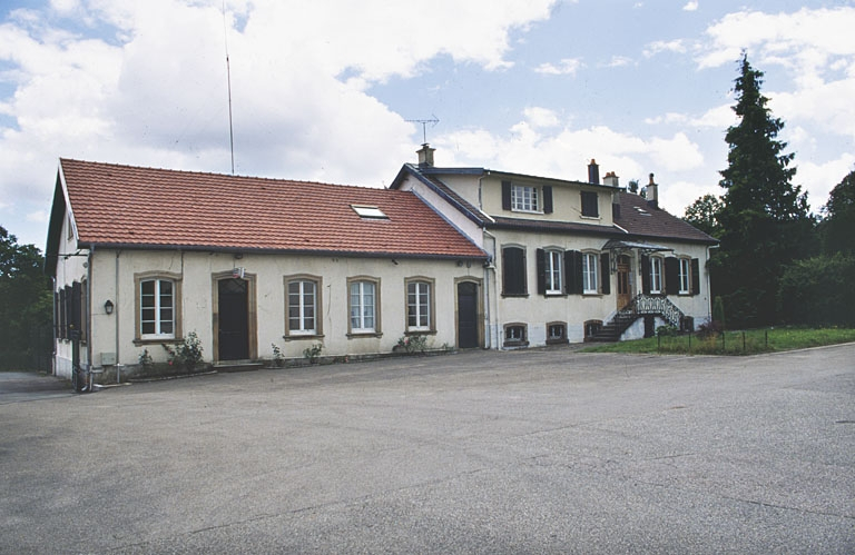 Les bureaux attenants au logement de contremaître. © Yves Sancey / Région Bourgogne-Franche-Comté, Inventaire du patrimoine - 2000