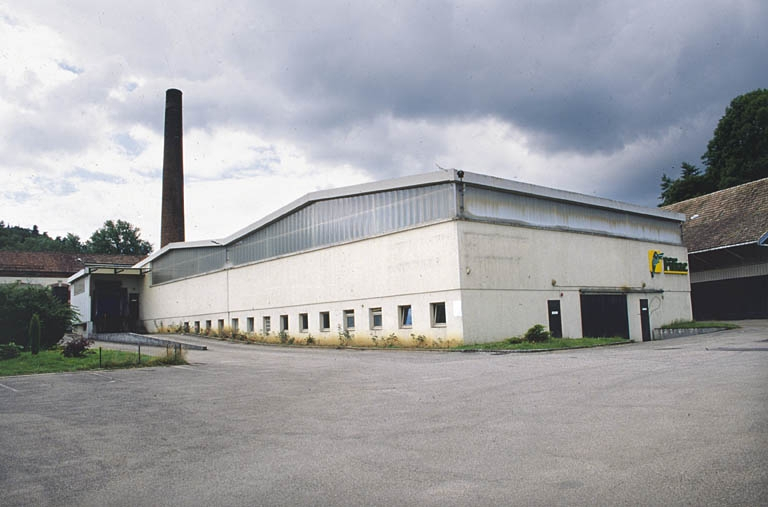 Bâtiment abritant un magasin industriel, les vestiaires et le local du comité d'entreprise. © Yves Sancey / Région Bourgogne-Franche-Comté, Inventaire du patrimoine - 2000