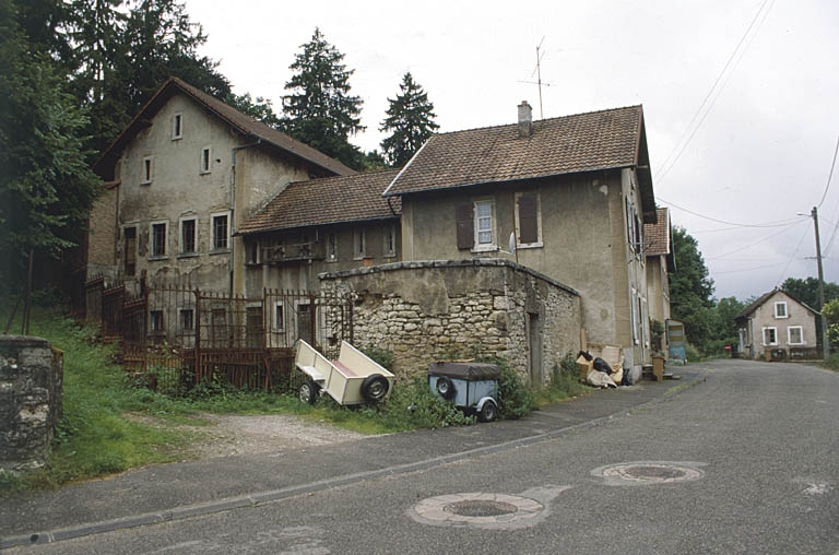 L'écurie depuis l'est. © Yves Sancey / Région Bourgogne-Franche-Comté, Inventaire du patrimoine - 2000