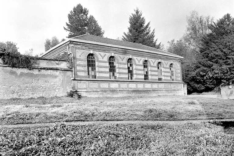 Vue d'ensemble de l'orangerie. © Yves Sancey / Région Bourgogne-Franche-Comté, Inventaire du patrimoine - 2000