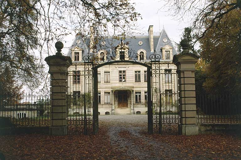 Vue depuis l'entrée. © Yves Sancey / Région Bourgogne-Franche-Comté, Inventaire du patrimoine - 2000