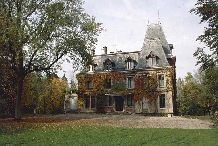 Vue d'ensemble depuis le sud. © Yves Sancey / Région Bourgogne-Franche-Comté, Inventaire du patrimoine - 2000