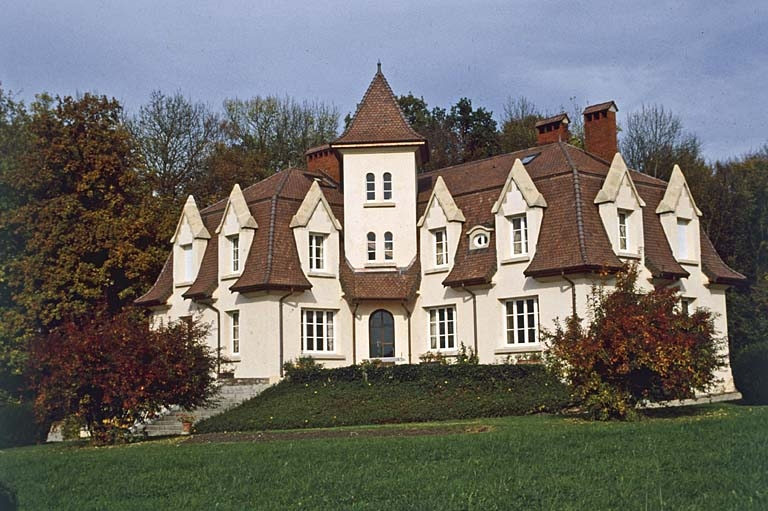 Vue d'ensemble depuis le sud. © Yves Sancey / Région Bourgogne-Franche-Comté, Inventaire du patrimoine - 2000
