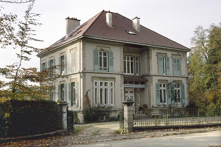 Vue de trois quarts gauche. © Yves Sancey / Région Bourgogne-Franche-Comté, Inventaire du patrimoine - 2000