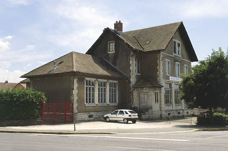 Vue d'ensemble depuis le nord. © Yves Sancey / Région Bourgogne-Franche-Comté, Inventaire du patrimoine - 2001