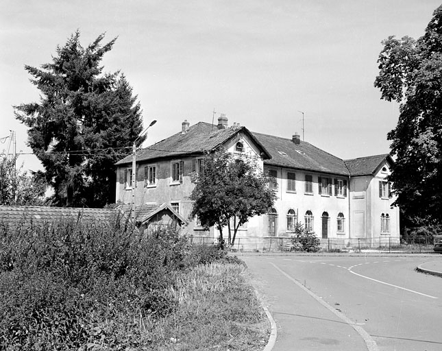 Vue de trois quarts gauche. © Yves Sancey / Région Bourgogne-Franche-Comté, Inventaire du patrimoine - 2001